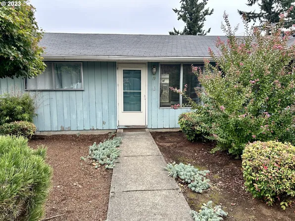 13647 Gaffney Ln, Oregon City, OR 97045