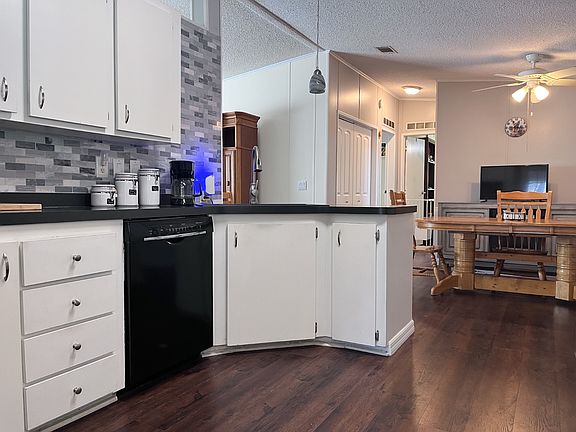 3rd image of 10718 Hayden Ave
