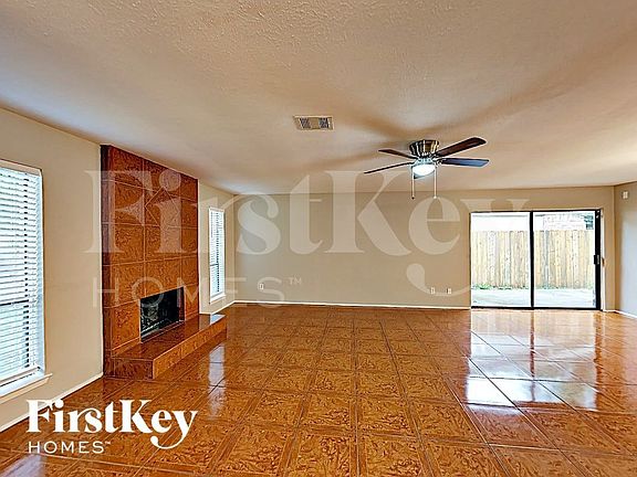3rd image of 10615 Heather Hill Dr