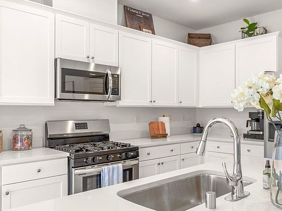 5th image of 2873 Tanager Hill St