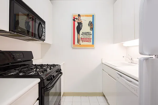 Rented by Compass | media 9