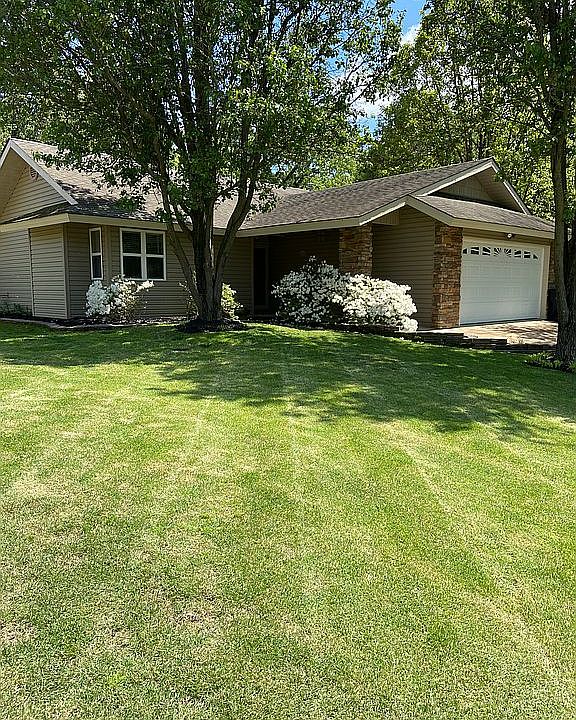 1st image of 17 Tanglewood Dr