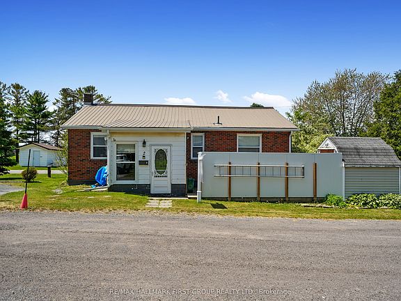 3rd image of 2 Park Ln
