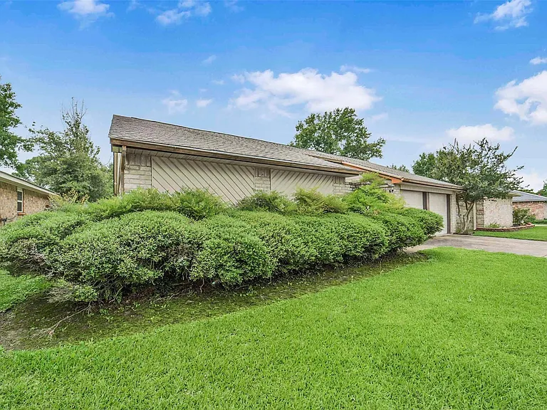 16323 Summer Dawn Ln — Photo 2
