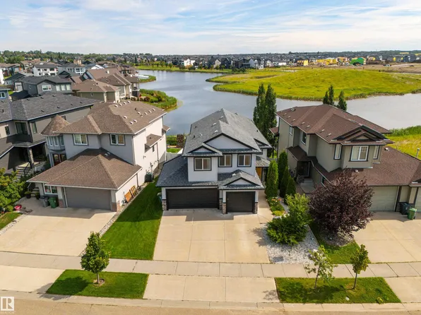 65 Lakewood Blvd, Beaumont, AB T4X 0B5