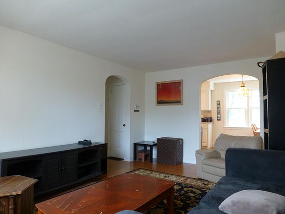 2nd image of 214 Pilgrim Ln #2