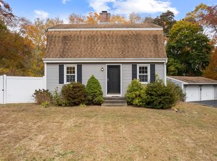 235 Essex Rd, Old Saybrook, CT 06475