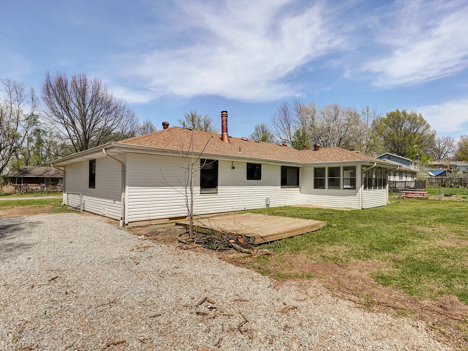 4 bed, 1904 sqft, $2,595 — Photo 4