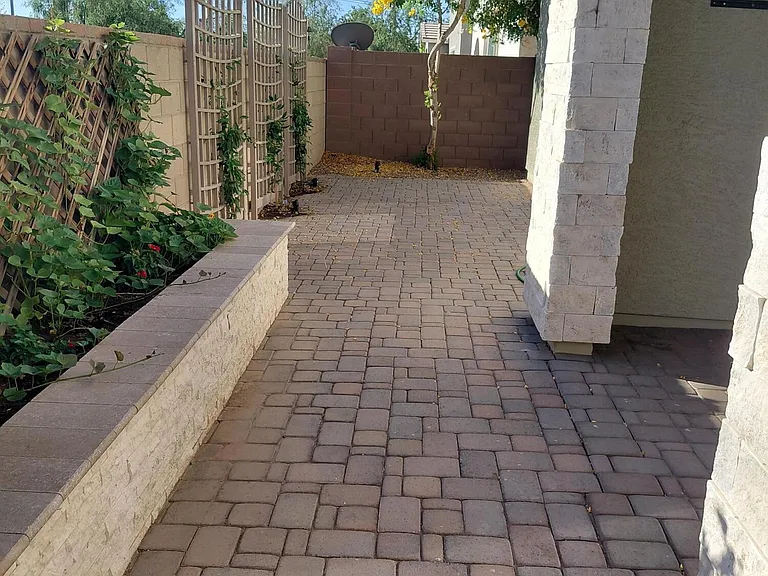 715 N Sparrow Dr — Photo 35