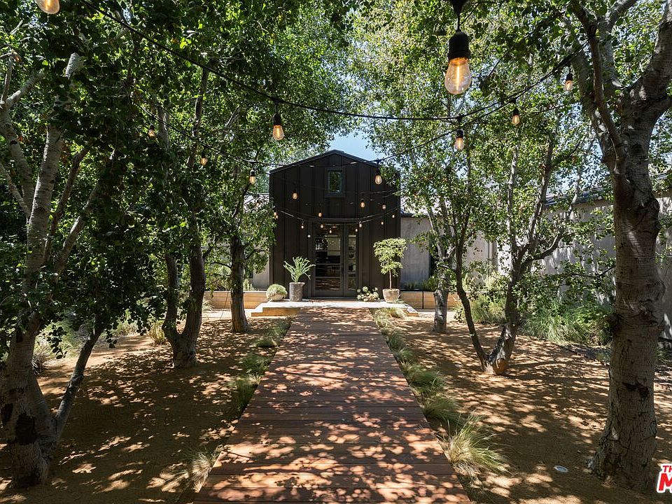 1st image of 226 S Rimpau Blvd