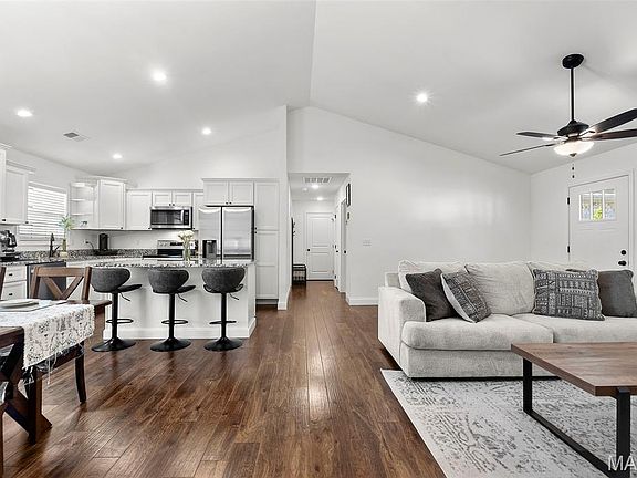 2nd image of 2577 Revolution Dr