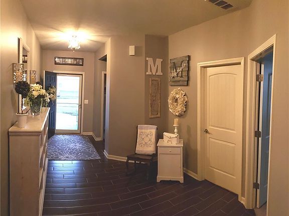 3rd image of 4095 Amaryllis Dr