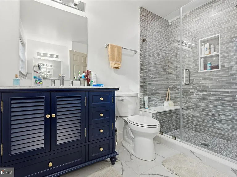220 Primrose Ln — Photo 11