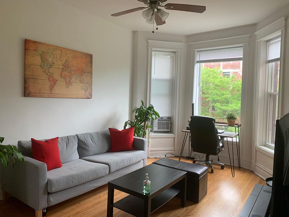 1st image of 1037 W Barry Ave #3