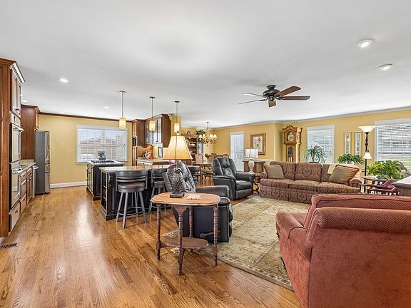 5th image of 2804 Saint Lawrence Rd