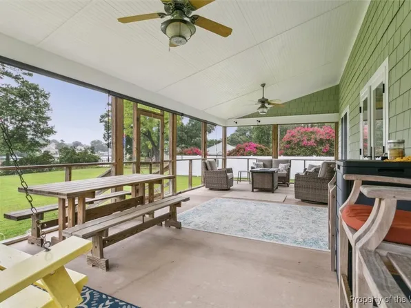 21 Kellum Ave, Deltaville, VA 23043