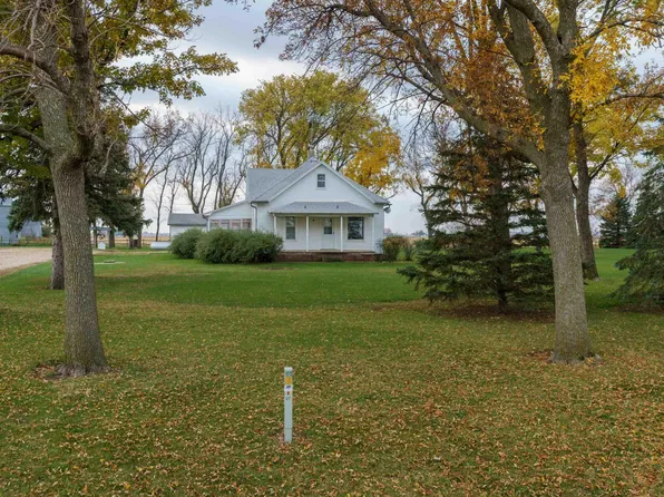 1584 240th St, Salix, IA 51052
