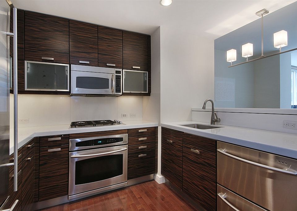 2nd image of 225 E 34th St APT 12I