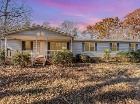 2535 Gray Fox Ln, Staley, NC 27355