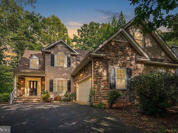 2nd image of 400 Wilderness Dr