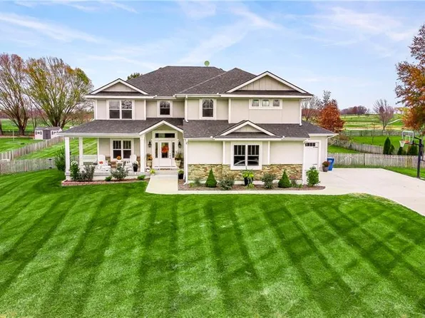 20907 S Jefferson Pkwy, Pleasant Hill, MO 64080