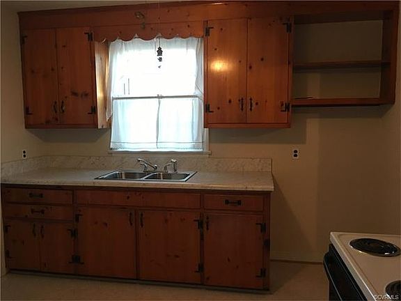4th image of 2605 Suffolk St