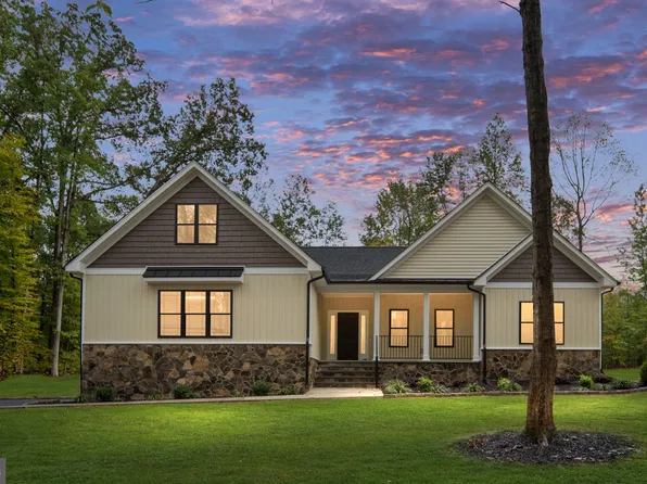 904 Rainbow Rdg, Bumpass, VA 23024