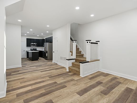 3rd image of 6313 N Garnet St
