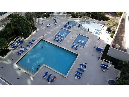 1800 N Bayshore Dr Photo 1