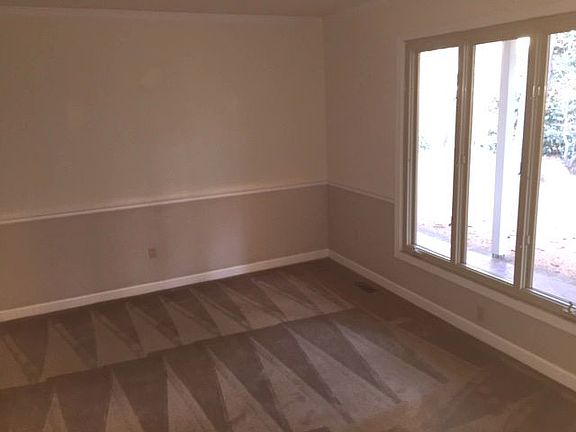5th image of 2107 Lakeland Dr