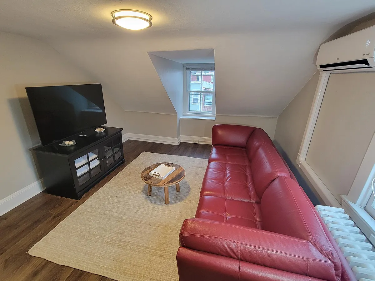 Building Photo - 126 Prince George St #5