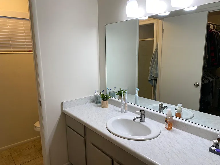 2361 E Phylden Dr #B — Photo 25