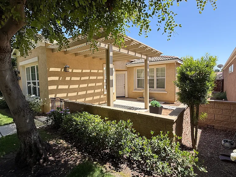 10302 Oldham Ln — Photo 7