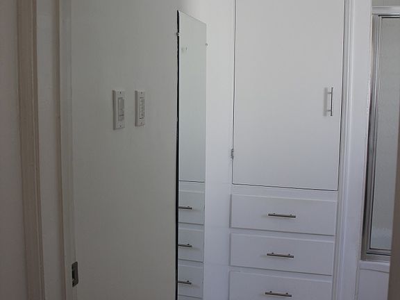 5th image of 3307 W Alameda Ave