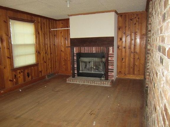 4th image of 7018 Claudia Dr