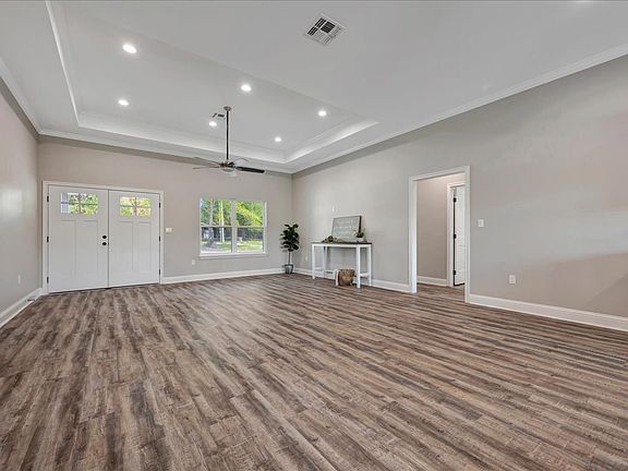 5th image of 303 School Craft Rd