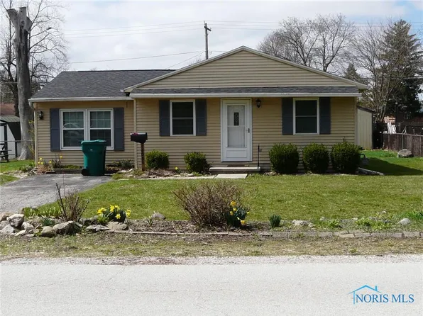 1408 1/2 Washington St, Genoa, OH 43430