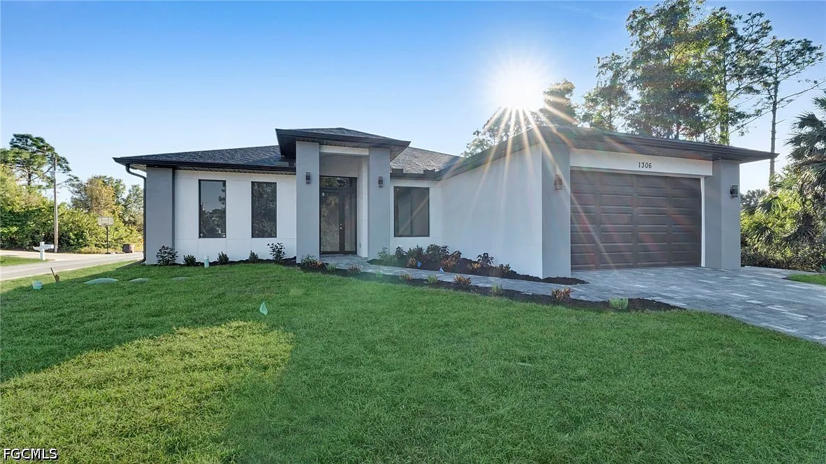 3 bed, 2.0 bath, 1632 sqft, $2,600 — Photo 2