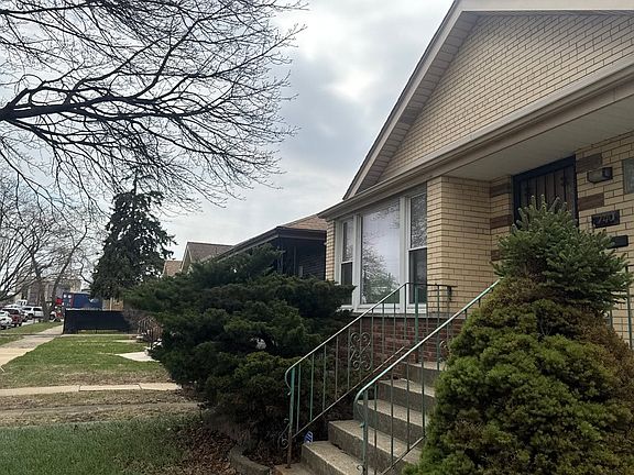 3rd image of 7740 S Albany Ave