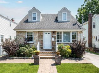 334 Nassau Blvd, Mineola, NY 11501