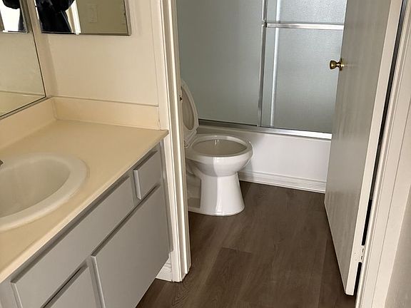 5th image of 6810 Foothill Blvd #214