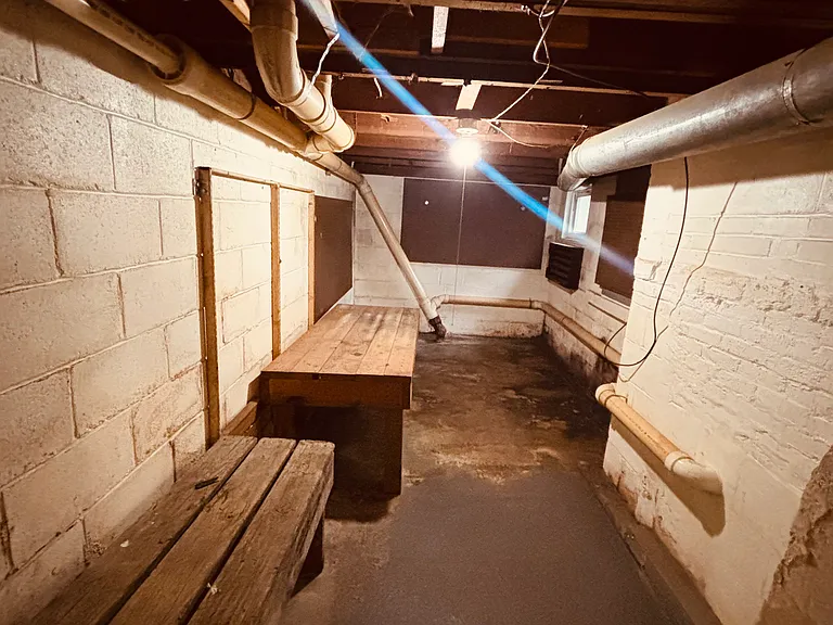 1805 W Adams St — Photo 17