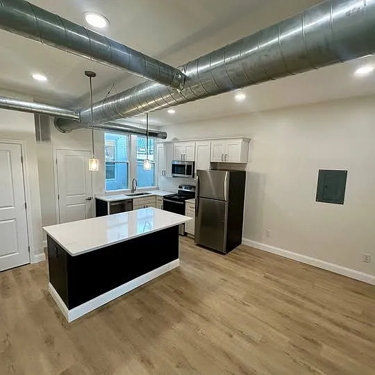 4631 Montgomery Rd — Photo 7