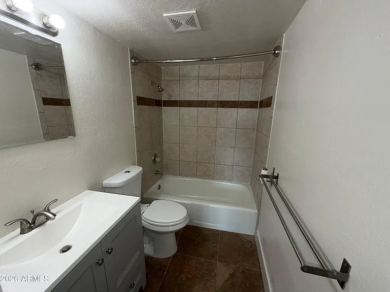 17 E Ruth Ave #305 — Photo 8