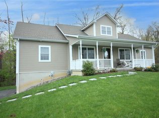 5 Osage Ln, Newburgh, NY 12550