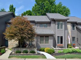 1090 Stonewood Ct, Westlake, OH 44145