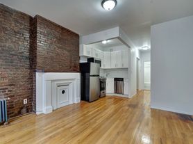 350 W 47th St, New York, NY