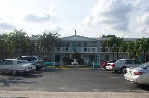 1st image of 1550 N 12th Ct APT 1A