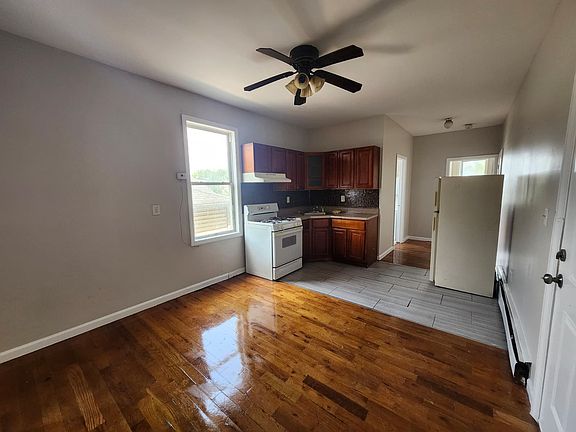 2nd image of 311 S 6th St #39E
