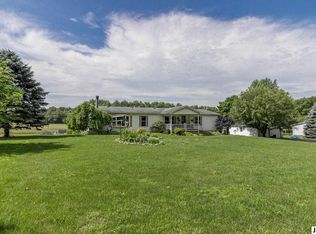 1527 Decamp Rd, Stockbridge, MI 49285